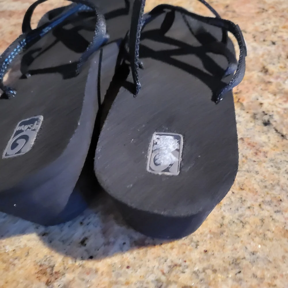 Sandals - Picture 4 of 4